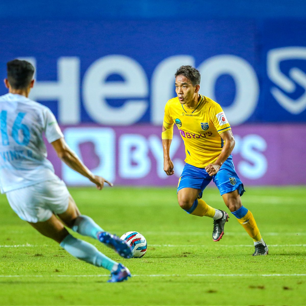 Kerala Blasters FC (@keralablasters) on Twitter photo A busy 🐝 in the middle of the park 💪🏼
No one on the pitch completed more passes than <a href="/puitea_7/">Lalthathanga Khawlhring</a> during #KBFCOFC 👏🏼
#YennumYellow #KBFC #കേരളബ്ലാസ്റ്റേഴ്സ് A busy 🐝 in the middle of the park 💪🏼
No one on the pitch completed more passes than <a href="/puitea_7/">Lalthathanga Khawlhring</a> during #KBFCOFC 👏🏼
#YennumYellow #KBFC #കേരളബ്ലാസ്റ്റേഴ്സ്