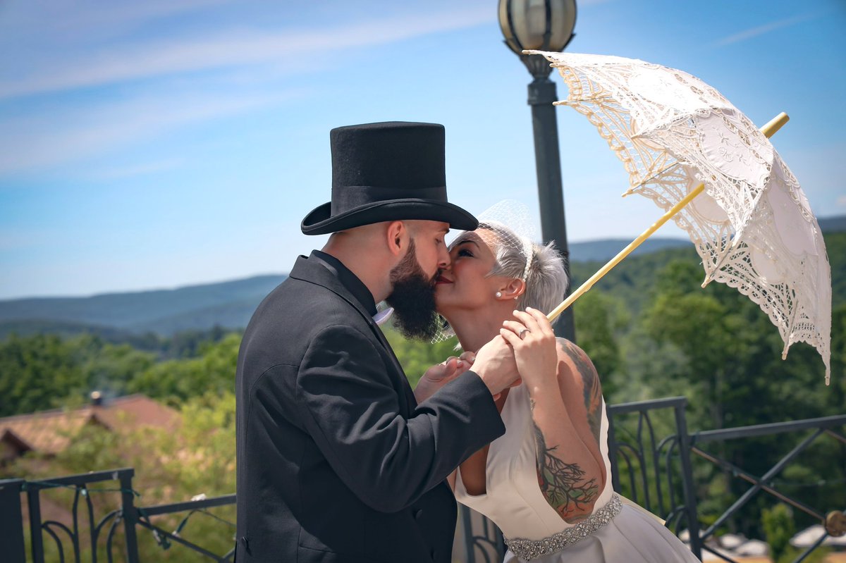 RealLadyFrost's tweet image. #PrettyProper is forever. 🧊🎩 
{so proud of my man this weekend}