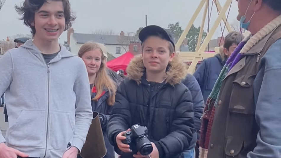 sBlogIt's tweet photo. Sparks Olney: Young Filmmakers Experience On Location Filming | #SparksArtsOlney #FilmMaking #DickensOfAChristmas #Olney #MiltonKeynes #UK | follow @davepib for more | https://t.co/Zsti428BCQ https://t.co/uf55Gq2YNw