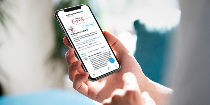 prefpolice's tweet photo. #StopAuxVols #MardiConseil | 📲 Vous regardez ce tweet sur votre smartphone dans le métro ou dans la rue ?
Soyez vigilants et ne rangez pas votre téléphone dans l'une de vos poches arrières !
👉 #AdoptezLesBonsRéflexe https://t.co/Zt1U8wYSUb