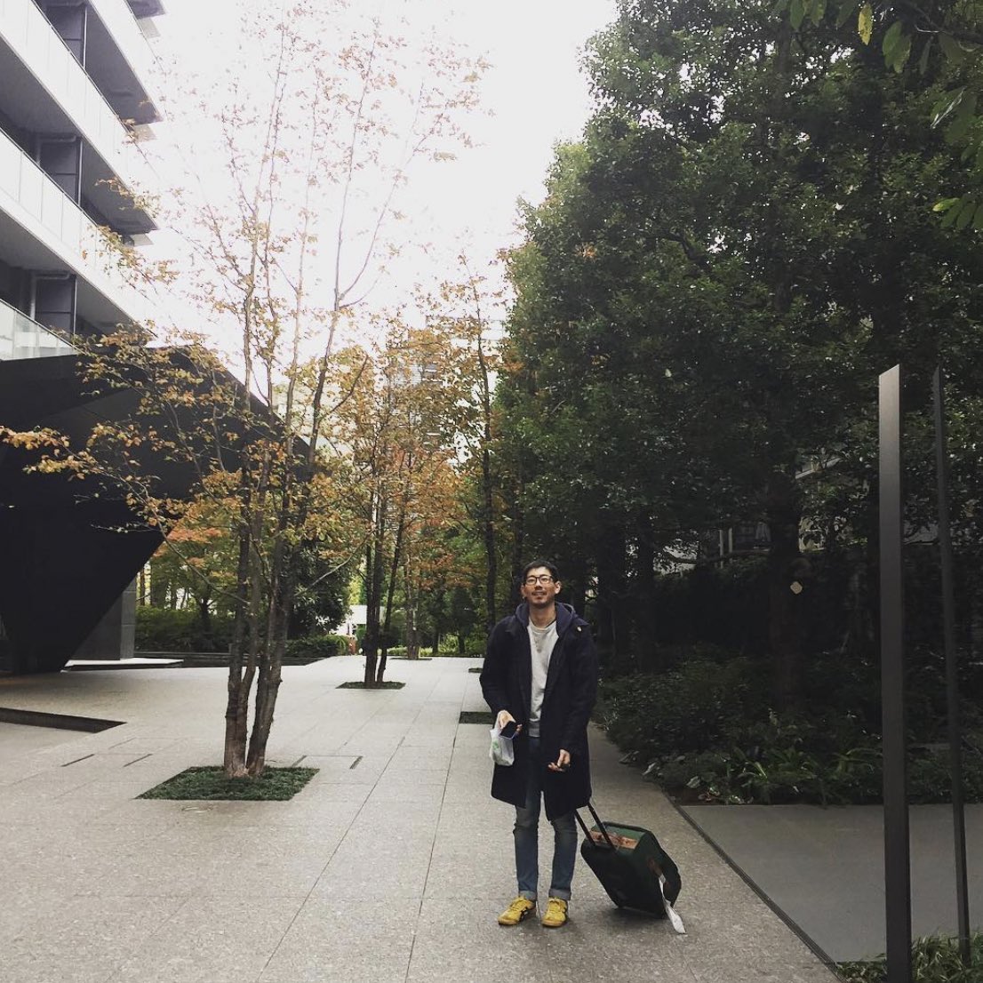 DUIRO와 긴 시간 함께 해 온 전나환(전진우) 작가의 부고를 알립니다. DUIRO와 한국의 성소수자 커뮤니티를 넘어 먼 나라에까지 닿았던 그의 따뜻한 시선과 멋진 작업들을 기억하겠습니다. 고마웠습니다. 삼가 고인의 명복을 빕니다. 빈소는 광주 스카이장례식장 102호, 발인은 12월 9일 07:00입니다.