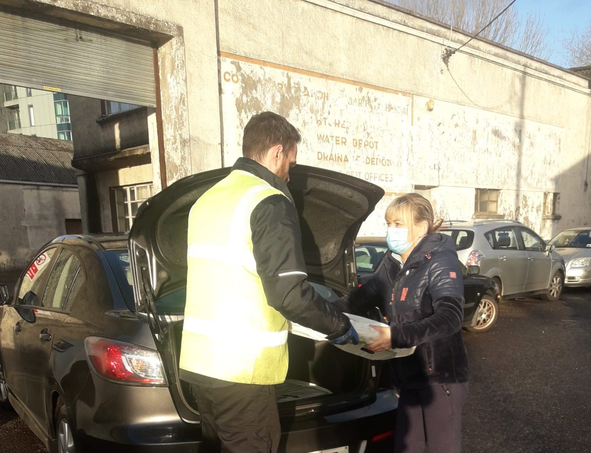 corkcitycouncil's tweet photo. 🔴Red Weather Warning - Useful Numbers☎️

⚠️Emergencies - 112
⚡️ESB - 1800 372 999 
🚰Irish Water - 1800 278 278 
🌳🛣️Cork City Council's Customer Service - 021 492 4000

🛑Don't make any unnecessary journeys today 

➡️Check in on your vulnerable neighbours if safe to do so https://t.co/6L0peHkcn7