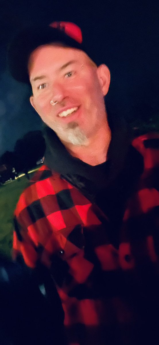 If anyone has seen Darren please get in touch with his family - Darren you lovely human if you see this please get in touch
#MissingPerson pls share &amp; help find Darren Flint