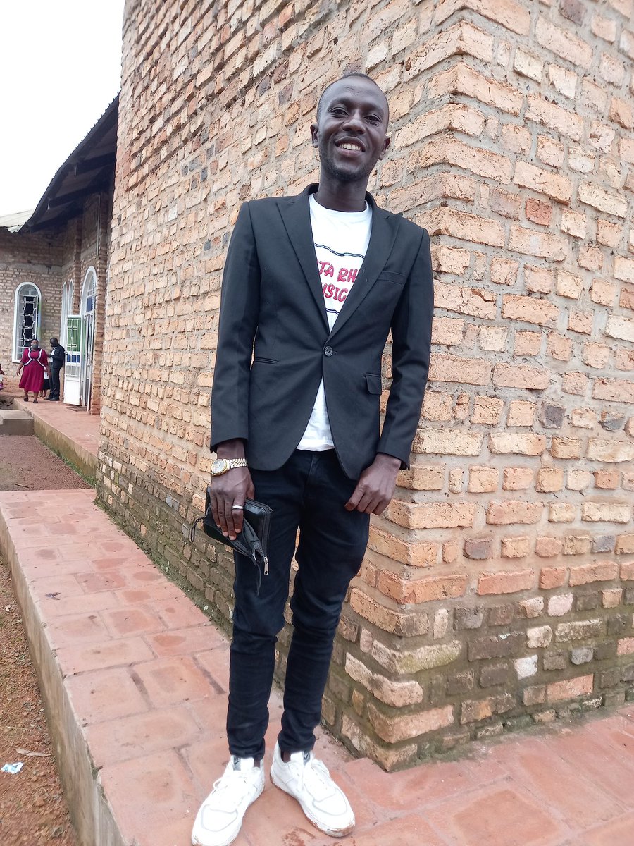 #celebrityBirthday
#AdvertiseWithUs
If you are celebrating your birthday today
You are blessed to share it Levixone 
youtu.be/ln3AEyxCAKk
Keep inspiring the youth
Happy birthday 
#MrFacts
#StatusFootshoobish 
#ReelImpactTv
#promotaroftheland 
#MonkPromotions