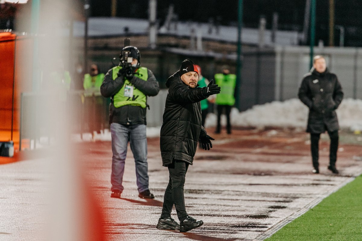 Владимир Жапалэу, Игорь Пикущак и Константин Синеоков покидают ФК «Акрон»

ФК «Акрон» благодарит тренеров за проделанную работу и желает им успехов в дальнейшей карьере.

Информация о назначении нового главного тренера и его штаба будет объявлена дополнительно.