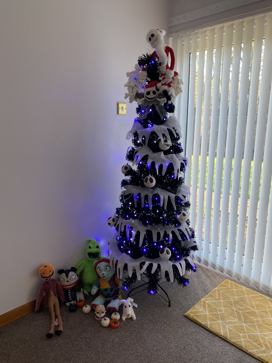 Mrs Rowland tweet media