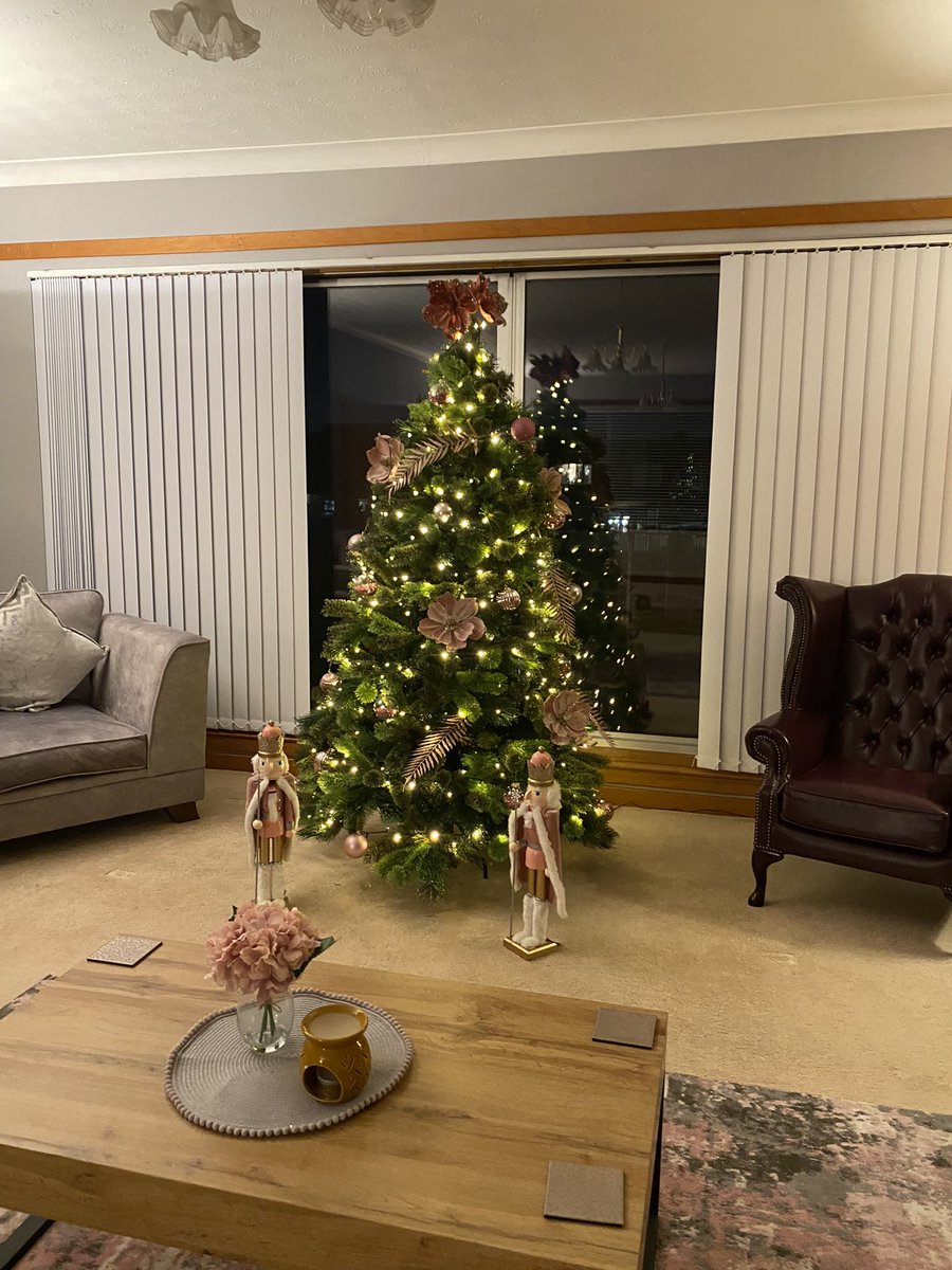 Mrs Rowland tweet media