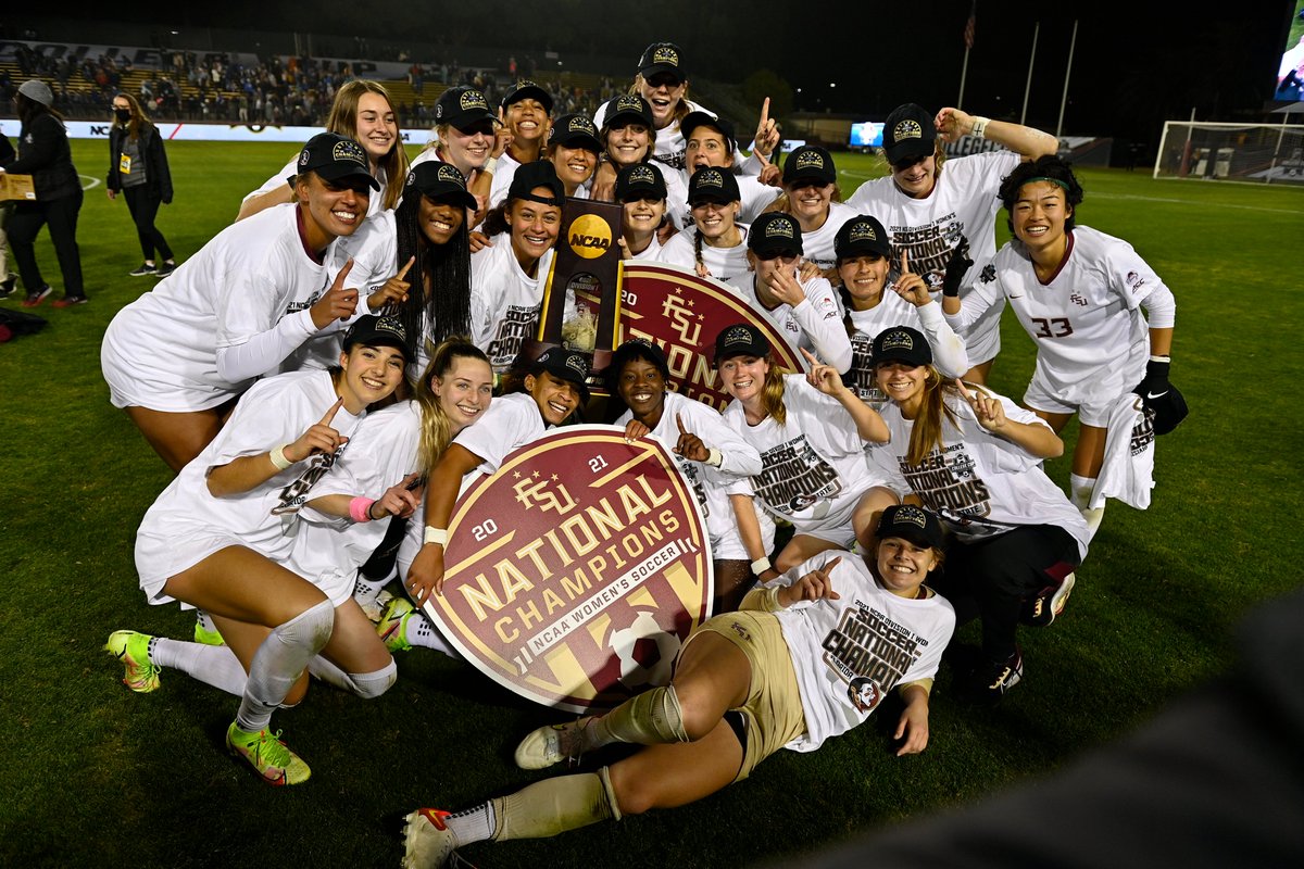 FSUSoccer's tweet photo. Waking up like champions! ⭐⭐⭐ #OneTribe https://t.co/tt1FtY7ZFt
