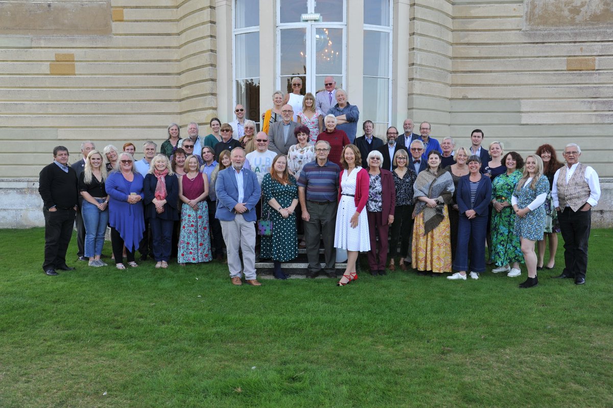 That's a wrap for 2021 .. two great evenings of murder intrigue with guest detectives ... Also a year in which we celebrated over 30 years of delivering murder mystery weekends and evenings. Here is a pic of just some of the many actors who created suspects!