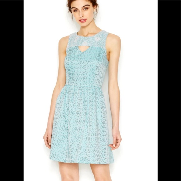 Mercede11052436's tweet photo. So good I had to share! Check out all the items I'm loving on @Poshmarkapp from @queendom_basic #poshmark #fashion #style #shopmycloset #gentlesouls #kensie: https://t.co/3rVyR4LEAP https://t.co/qAdcm7TMSq