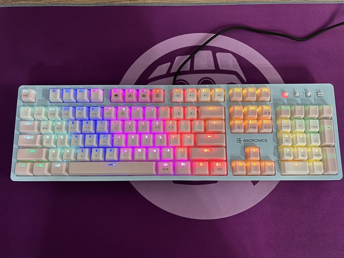 487번째 이벤트 입니다

파스텔 색상의 크리스탈 키캡이 탑재된 광축 (클릭) 키보드로 진행하겠습니다

팔로우 + 리트윗 해주신 분들 중 한분 추첨해서 드릴게요

12월 10일 금요일에 추첨하겠습니다!