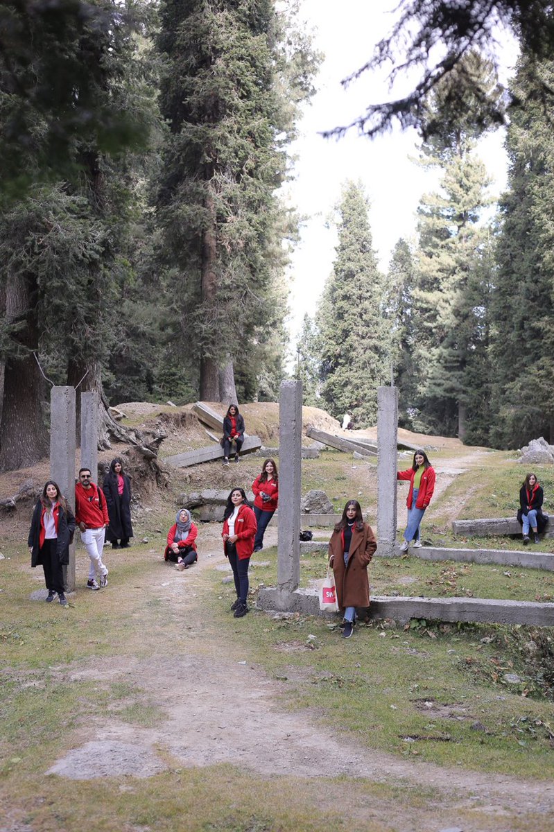 Rooh_a_Ishq's tweet photo. City to city travel seems more convenient than ever when @SwvlPakistan ensures safety and ease. Can't wait to book seats for an upcoming trip with college friends after seeing how @mychemicaltia and @FizzahRajput had a ball of a time! #SwvlTravel https://t.co/MuiQAMaOAL