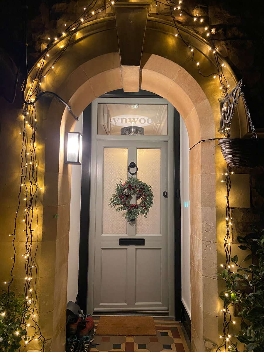heronhurst's tweet photo. The perfect Christmas welcome, installed for the Wades of Abergavenny last week

Is there a better way to say "hello' to friends, family and passers-by than a decorated front door this year?

Merry Christmas from the team at Heronhurst https://t.co/jvEINdFeRh