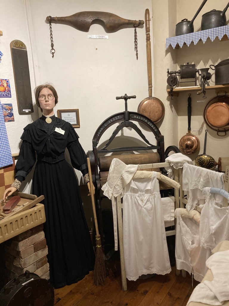 MMicromuseums's tweet photo. Wow! Another Marvellous #Micromuseum @maldonmuseum in the Park ๐
We had a behind the scenes tour - what a fantastic tiny museum, with exciting new plans for next year!
We are looking forward to working with you further! ๐ #MuseumsTogether https://t.co/EWBF5gS3OS