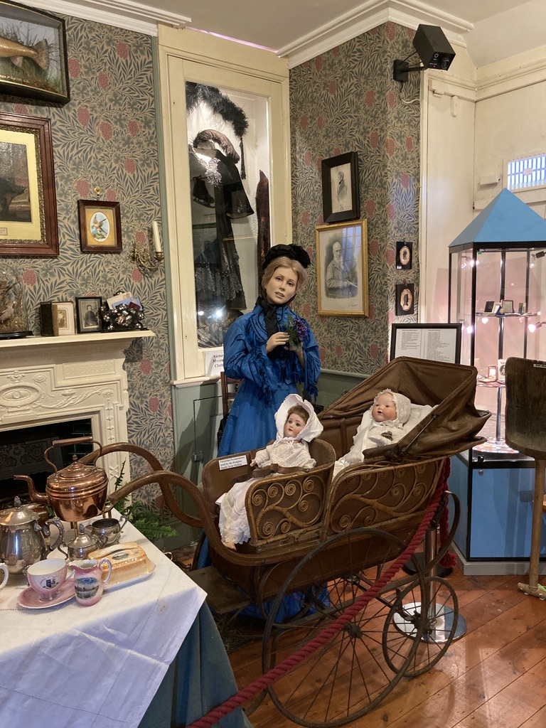 MMicromuseums's tweet photo. Wow! Another Marvellous #Micromuseum @maldonmuseum in the Park ๐
We had a behind the scenes tour - what a fantastic tiny museum, with exciting new plans for next year!
We are looking forward to working with you further! ๐ #MuseumsTogether https://t.co/EWBF5gS3OS
