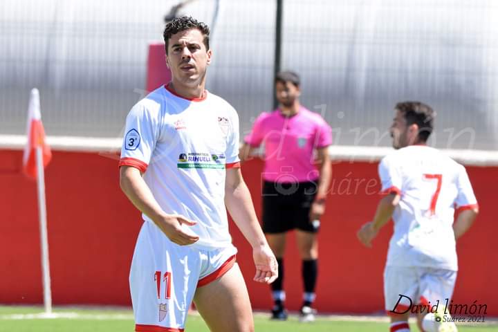 LaPalmaCF's tweet photo. MAÑANA ES DÍA DE PARTIDO 💪🏼

NUESTROS BLANQUIRROJOS SE PREPARAN PARA VIAJAR A CASTILLEJA 🚌

MIÉRCOLES DÍA 8 📆

A LAS 12:00 🕛

¡¡AFICIÓN OS ESPERAMOS EN CASTILLEJA!! 👏🏼

#VAMOSLAPALMACF❤️ 

#ELAMORASUESCUDOESMIPASIÓN💪🏼 https://t.co/ty74gh5jkM