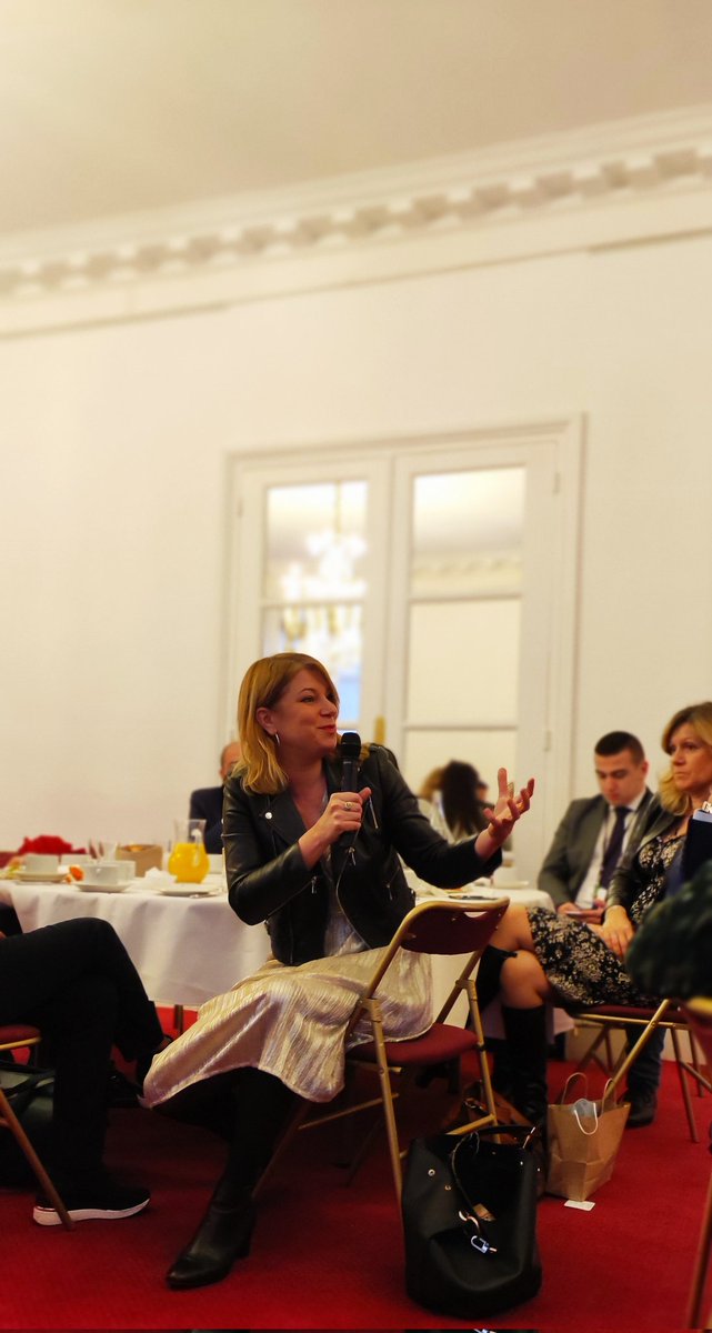 LesSimones_'s tweet photo. Merci à l'ensemble des députés présents pour découvrir le projet @LesSimones_ et débattre autour du sujet de la place des femmes en politique et plus largement dans la société.
🎯 Ce premier événement annonce le début de notre aventure ! @f_personne @sandrinejossoan #lessimones https://t.co/lqNEcZ4IC6