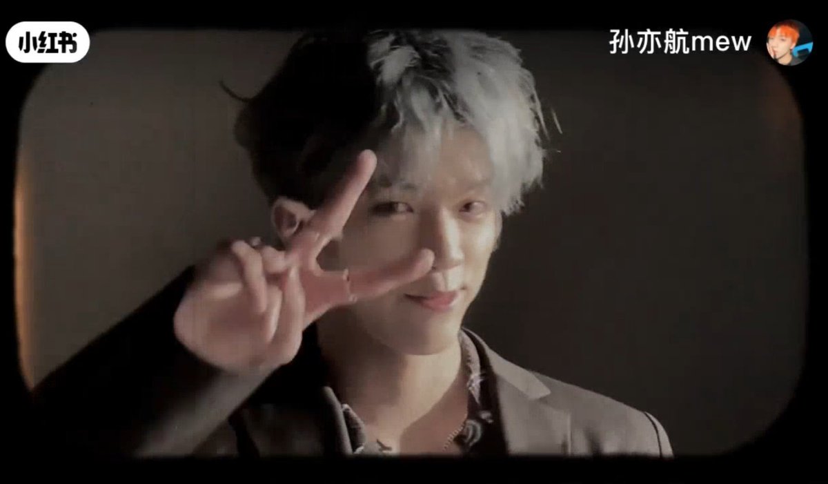 foryihang's tweet photo. Yihang king of duality how can he be so hot then switched to a cute lil mew mew after that 😭😭😭 https://t.co/JCOwK1TGhC