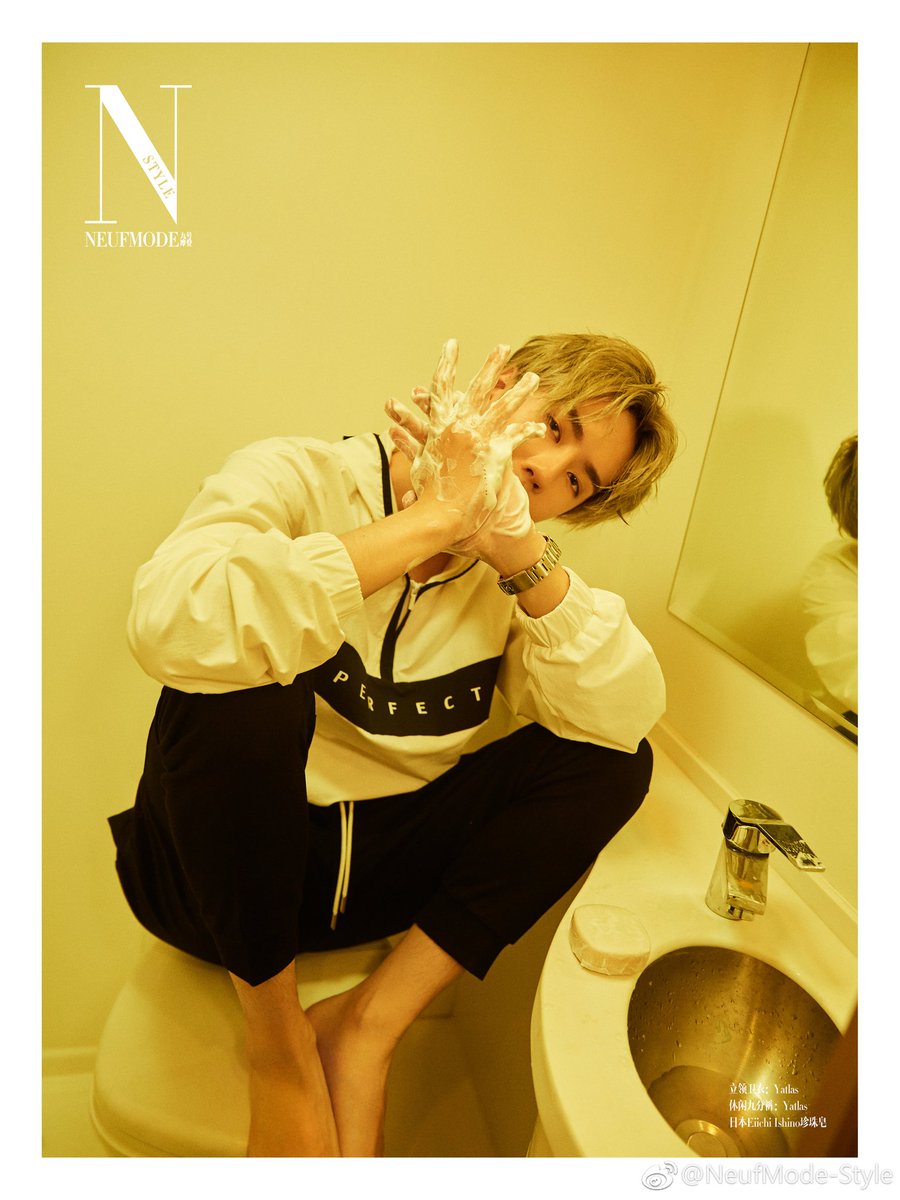 WangYibo_India's tweet photo. Yibo photoshoot for Neufmode(2018)!

Hottiee Baby🔥😘

#WangYibo #王一博 #WangYibo王一博 #왕이보 #WYB #Yibo  #ワンイーボー #หวังอี้ป๋อ  #WangYiboIndia https://t.co/dgumJoJKX7