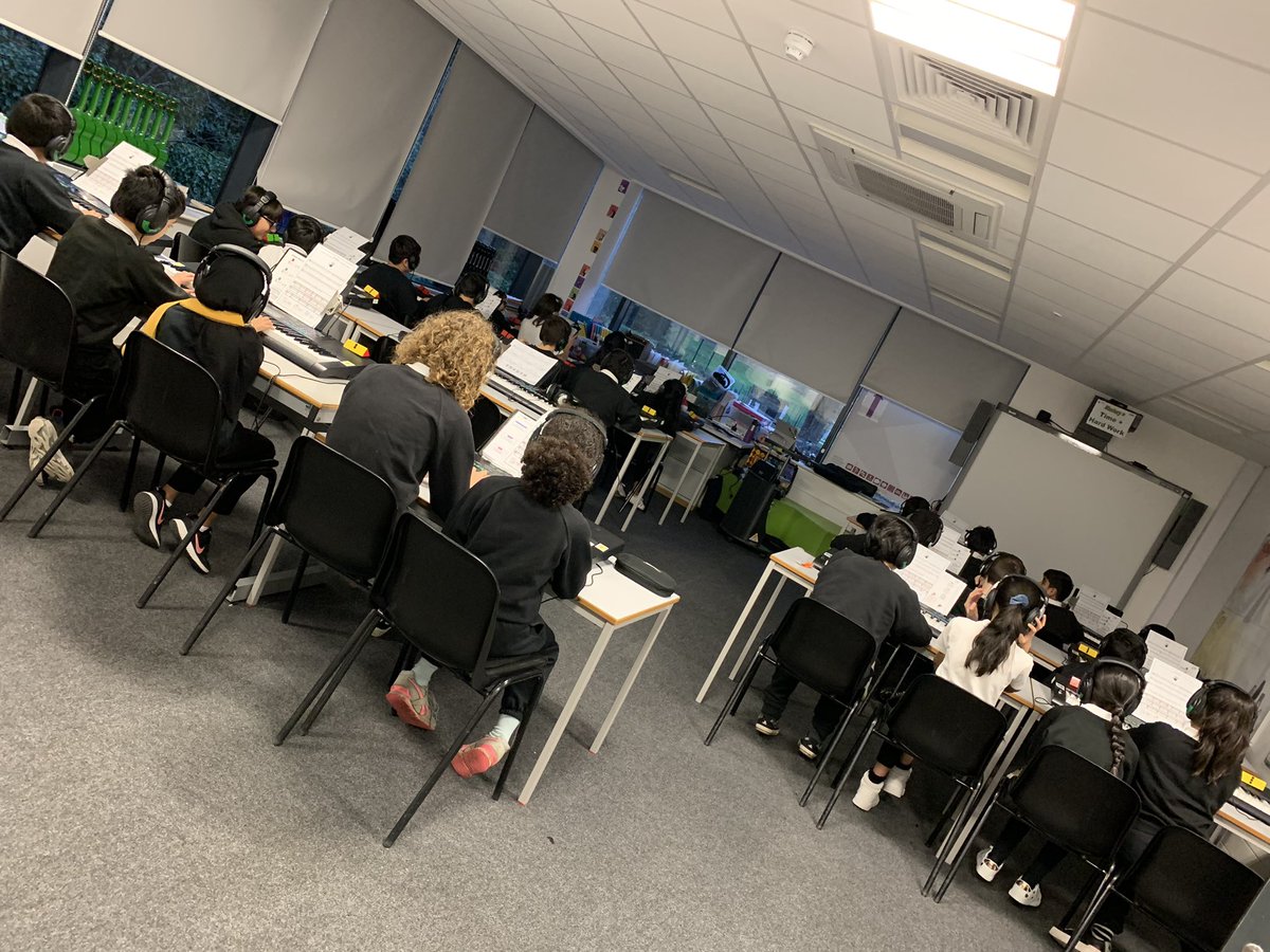Y6 Cambridge class demonstrating #trust ….doing a practical keyboard lesson while Y11 do their mock exams in the practice rooms next door #mastery #purpose <a href="/DixonsMP/">Dixons Music Primary</a> <a href="/DixonsTA/">Dixons Trinity Academy</a>