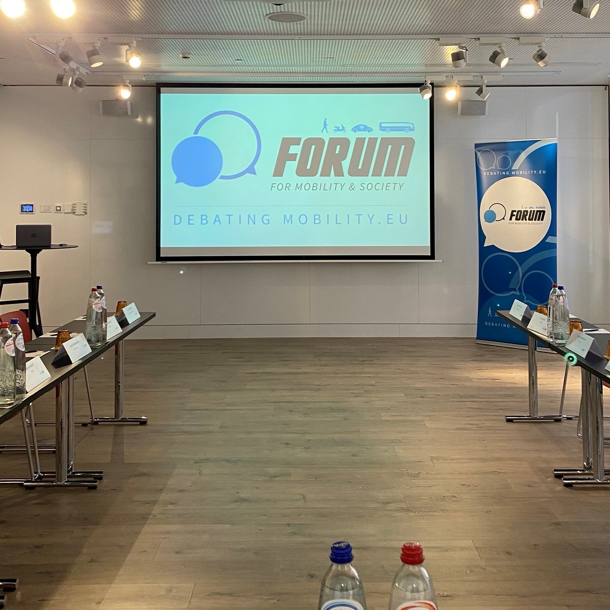 ForumMobility's tweet photo. Today, @ForumMobility meets again in person to discuss how to pave the way towards zero-emission vehicles.
A debate among key stakeholders will explore topics such as charging infrastructure, information to users, and interaction with other initiatives.
#DebatingMobility https://t.co/p5byOrlkK4