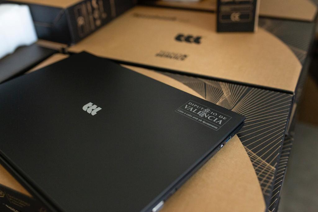 🏦👩‍💻La <a href="/dipvalencia/">Diputació de València</a> distribuye un millar de portátiles entre los ayuntamientos para ayudar en su transformación digital