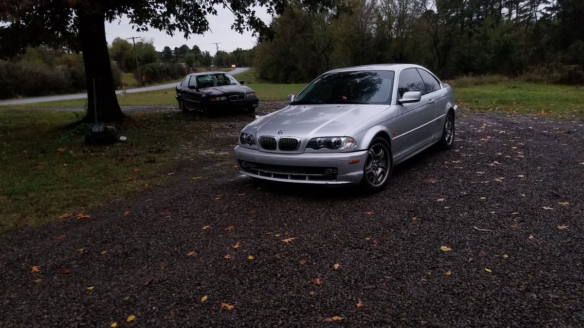 snuffk1tty's tweet photo. throwback to my first few months with my beloved shitbox on wheels 💙 https://t.co/TsbTRLGMyT