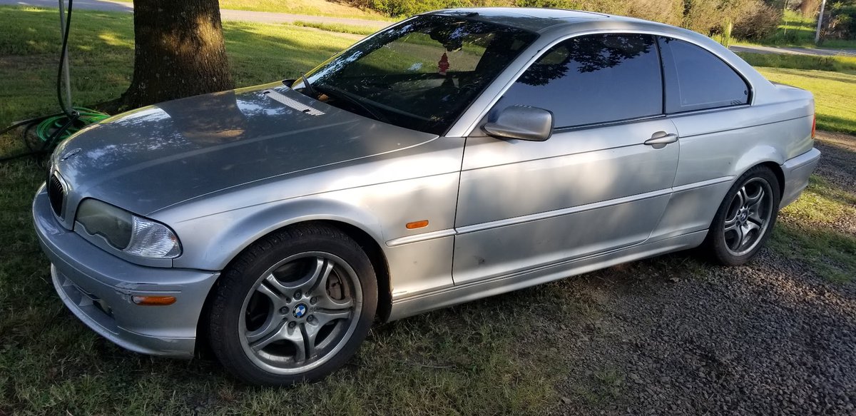 snuffk1tty's tweet photo. throwback to my first few months with my beloved shitbox on wheels 💙 https://t.co/TsbTRLGMyT