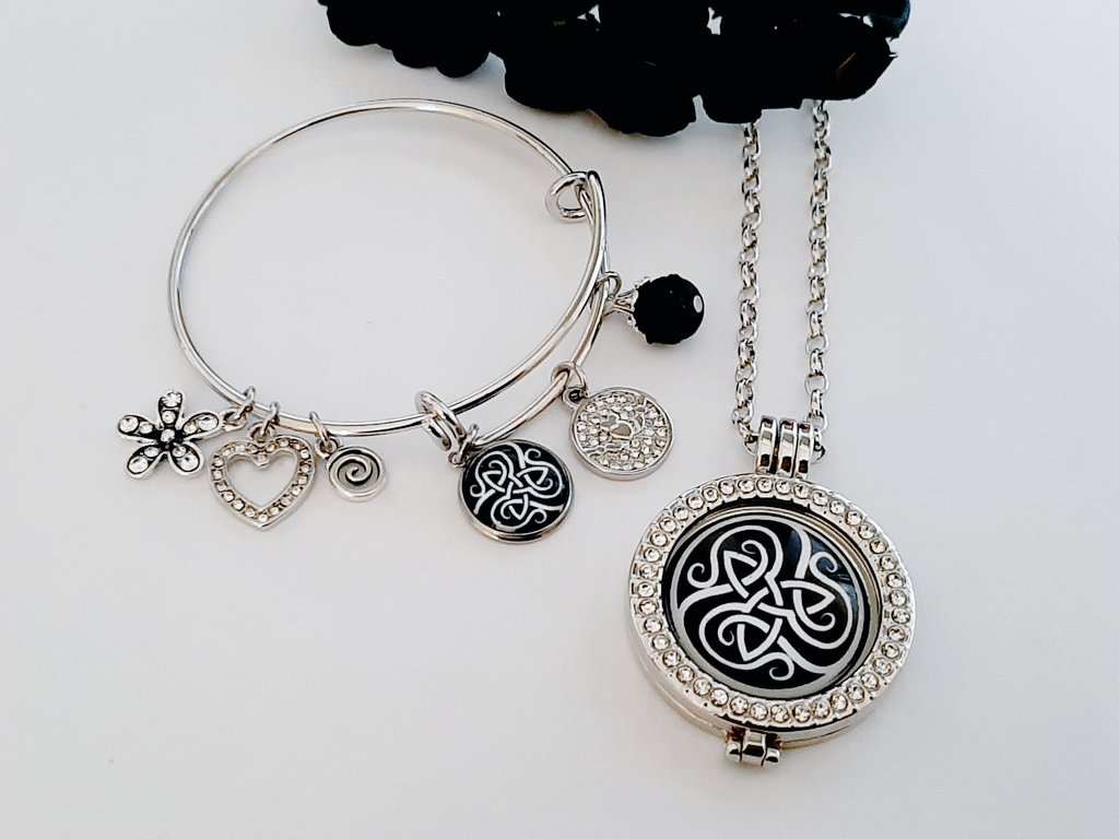 Sí Jewellery tweet media