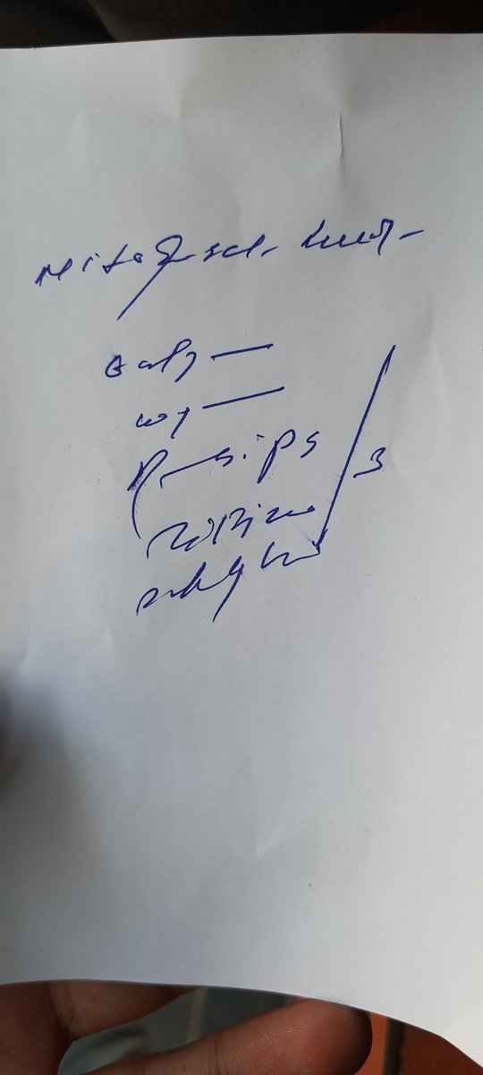 osman78692's tweet photo. Sir, ye compounder hai jo doctor bane baithe hai nahar gate,kherani road, shama medical ke saamne. Inhone sirf 4 paas ki hai aur logon ko lootne ke liye parchi ₹1000 ki
banate hai. 3 baar checking bhi aayi hai par hamesha wapas aake clinic khol lete hai.
Help kariye #Sos_Ponedo https://t.co/nKrTdgtkaW