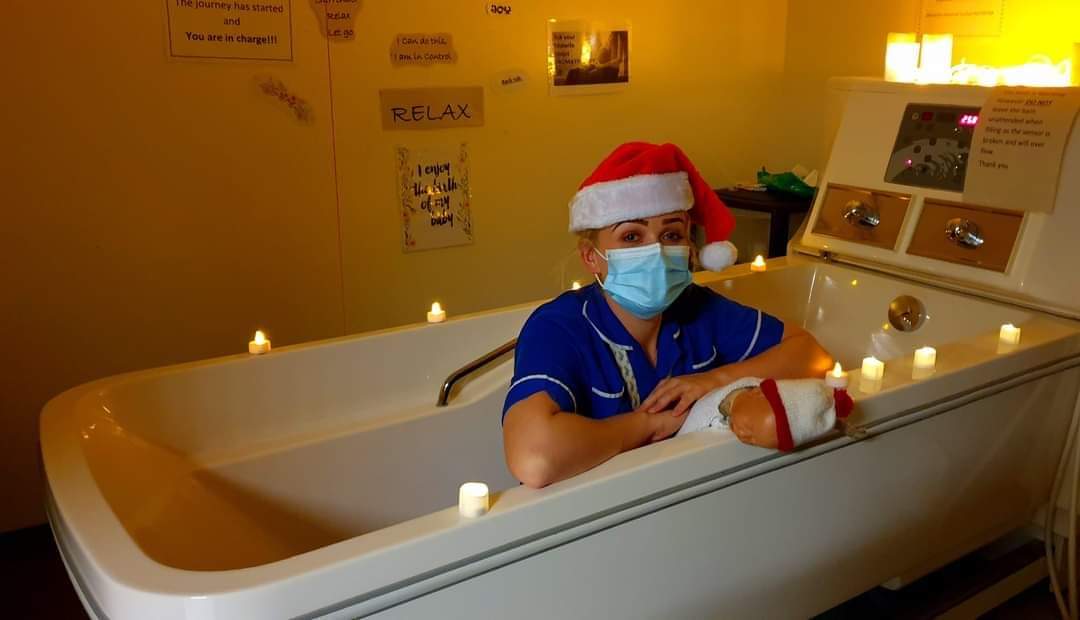 #MaternityAdvent Day 7 The bath
An incredibly useful tool both in early &amp; active labour. Often a bit narrow for birth itself but occassionally speedy babies make their own decisions about where they are coming.
#DerbyMaternity #UHDBmaternity #TeamUHDB #MaternityAdvent2021