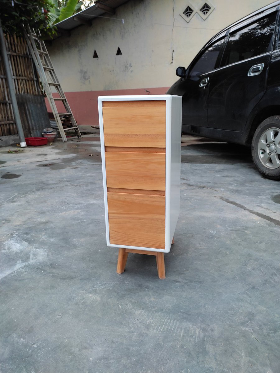 Nakas dual tone || material: ov pinewood || finishing: NC lacquer &amp; duco || sold to Purwokerto