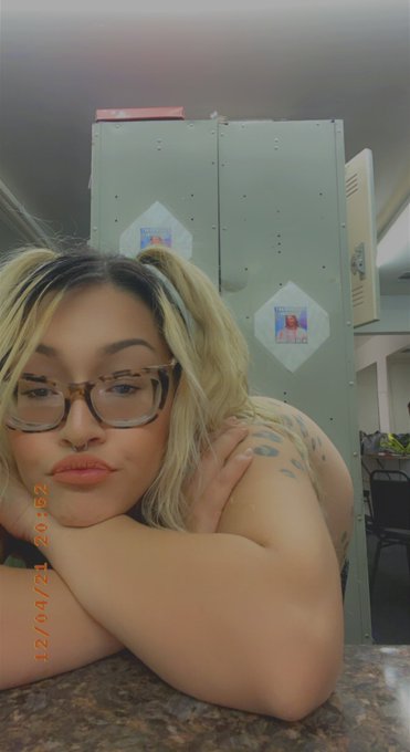 BIRTHDAY MONTH 🥳 🎂🎁 spoil me by subscribing and get a FREE XXX VIDEO ‼️🌶🥵 30% off 🥺 https://t.co/YKqldgwtNl