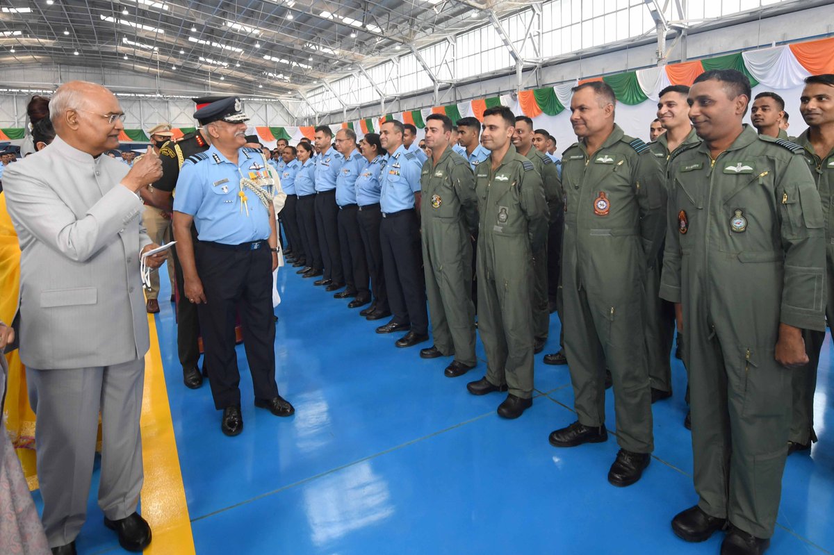 rashtrapatibhvn's tweet photo. President Ram Nath Kovind visited the Air Force Station, Pune. The President witnessed a vibrant air display and interacted with the air warriors. The President also experienced the SU-30 MKI Full Mission Simulator during his visit. https://t.co/wUNBfqsQRp