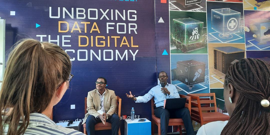 Data4Now and sustainable development goals. A panel with Aidan Eyakuze, @Twaweza_NiSisi, and @StephenChacha, @dLabTz. Ensuring up-to-date, granular, and inclusive data to measure SGD progress.

#DataTamasha2021 #UnboxingData
