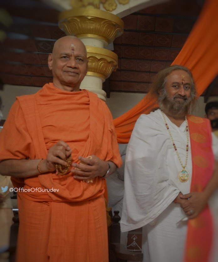 OfficeOfGurudev's tweet photo. Swami Govinda Dev Giri ji @GovindaDevGiri with Gurudev @SriSri Ravi Shankar.

#ThisMorning https://t.co/YLCMs3f3mO