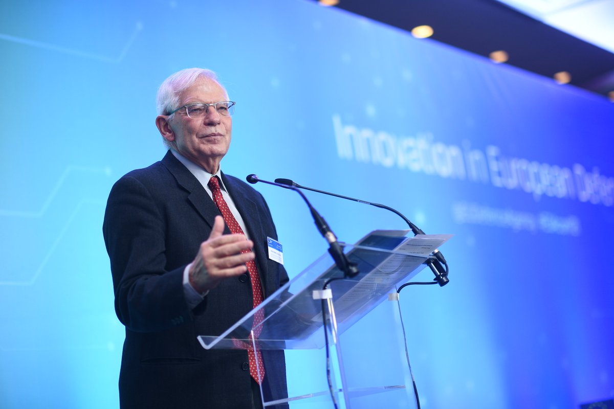 EUDefenceAgency's tweet photo. We must cooperate & jointly leverage innovation @JosepBorrellF
We have a window of opportunity to accelerate #EUdefence cooperation. And we have the tools in place. What we need is, as usual, political will and more resources.
#EDAconf21 https://t.co/advnmu4bTP
