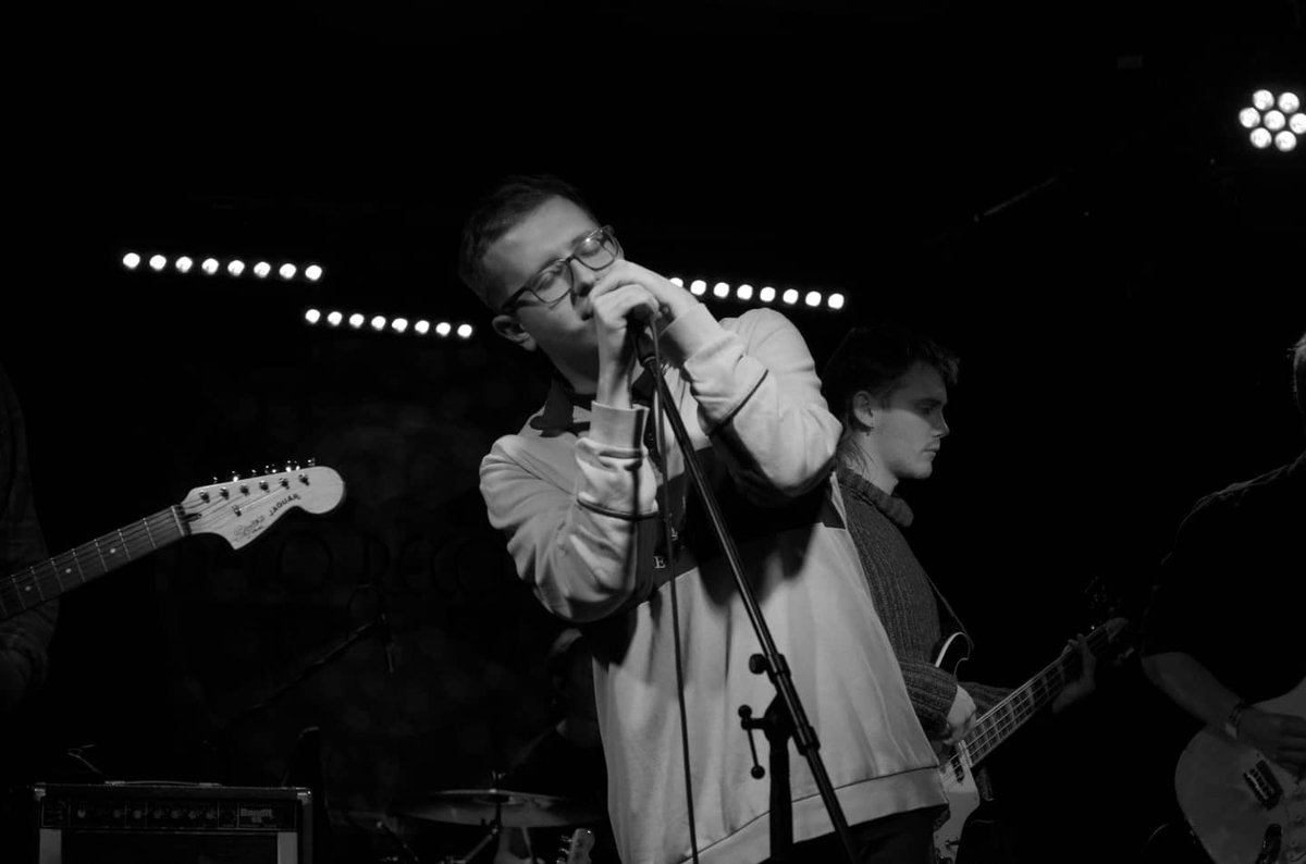 Big thanks to everyone who came down last Friday, and to <a href="/DecoRecords/">Deco Records</a>  <a href="/BlueOrchids4/">Blue Orchids</a>  and <a href="/deafdeafdeaff/">DEAFDEAFDEAF</a> for a treat of a line up. That's us for 2021 - more gigs, new music, and a new clutch for the van all coming next year. See you on the other side YT 🌴