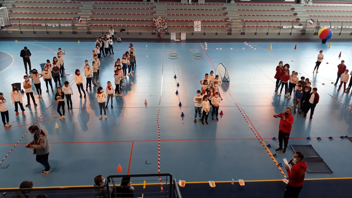 dsden66's tweet photo. [#Laïcité]
Sur le thème des valeurs de la #République, @Usep_66 a proposé divers ateliers (sportifs, débats, production objets...) aux élèves de #EcolePrévert, #Cabestany
Un véritable succès dû aux organisateurs, enseignants, accompagnants et élèves clôturé par une flashmob !!🕺 https://t.co/TO3NStPUis