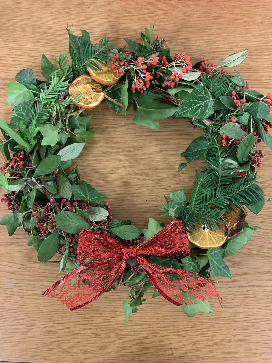 LSFCVA's tweet photo. Some lovely staff outcomes from a wreath making session ran by head of faculty of Creative Arts by Tamsyn at @LutonSixthForm 🎄🎅 https://t.co/IzPqaEmD5W