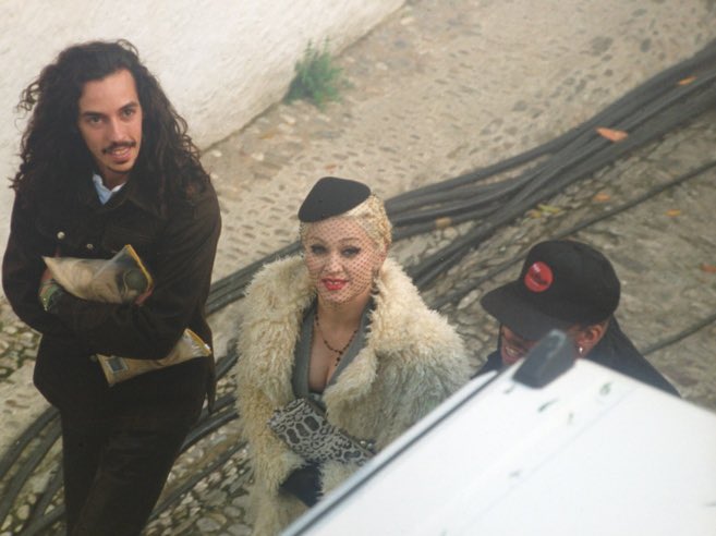 madonnafansperu's tweet image. “Take a Bow” fue lanzado un 6, Diciembre de 1994… 27 años y 1 día han pasado. @Madonna #EmilioMunoz #TheHitFactory ¿Te ha gustado la canción?