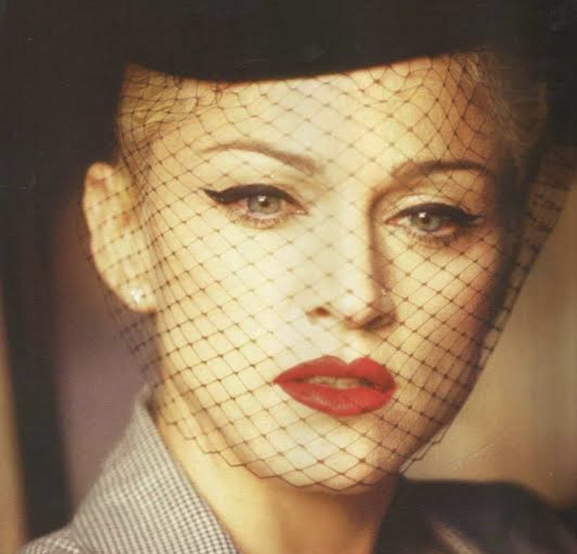 madonnafansperu's tweet image. “Take a Bow” fue lanzado un 6, Diciembre de 1994… 27 años y 1 día han pasado. @Madonna #EmilioMunoz #TheHitFactory ¿Te ha gustado la canción?