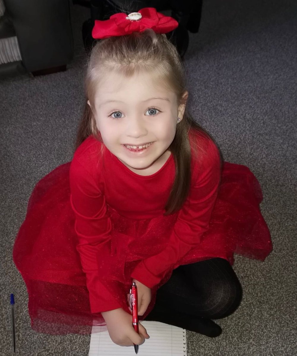 Demileax3's tweet photo. @NicolaJaneRega1 a little late in posting.. for well-being Thursday we wrote our letter and posted to Santa 🎅❤️ https://t.co/HSR6gARkUV