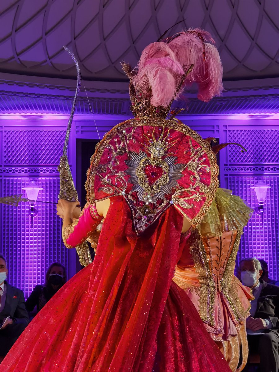 Aspettando #CarnevaleVenezia2022 | dal 12 febbraio al 1 marzo 2022

 🎭 Time for a new #Renaissance  

Svelato il tema della prossima edizione de "Il Ballo del Doge" a cura di #AntoniaSautter, in scena sabato 22 febbraio 2022 ✨ 

Continuate a seguirci per scoprire di più 😍