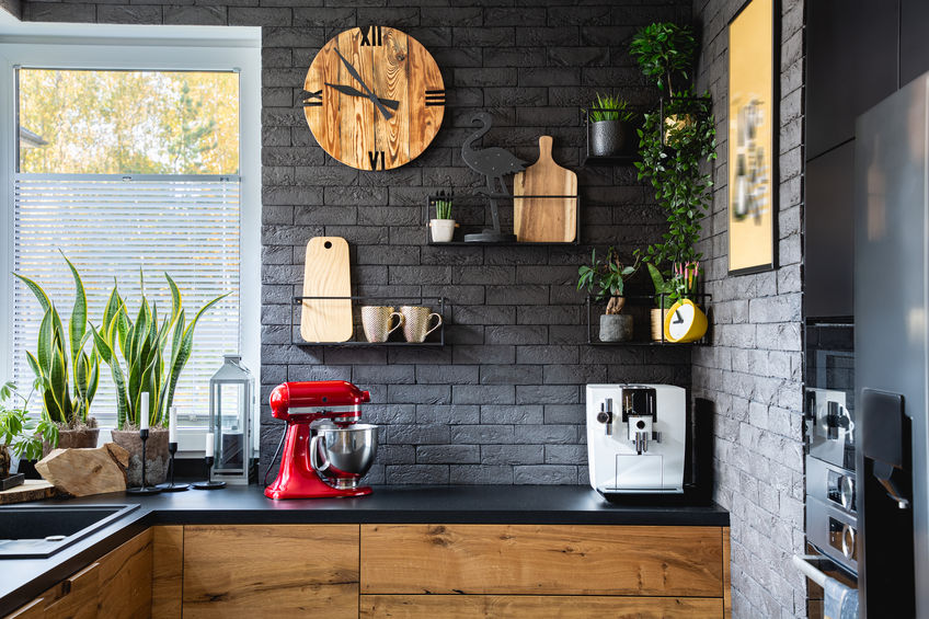 ARCHISIOsocial's tweet photo. Arredare una casa in stile industriale permette molto spesso di poter recuperare dei veri e propri “pezzi” di storia. Ma come arredare casa con mattoni, poi tinteggiati in nero, trendy e di design
https://t.co/VGpXYgvKeg...
#mattoniavista #mattoni #mattonineri #brick #blackbrick https://t.co/aKyBPDq7mK