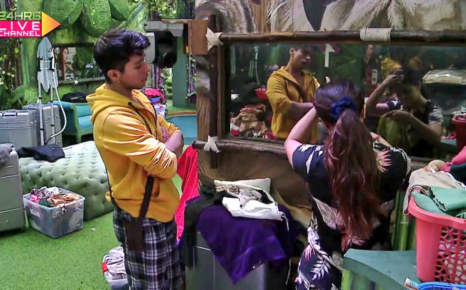 LazyySaket's tweet photo. Finally we got #Pottyleena
After so many seasons this hashtag have some real sense ๐
Pottik+Devoleena
#BB15
#BiggBoss15 https://t.co/qz2eyL4bre