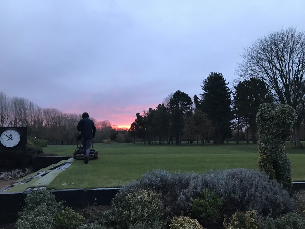 DaveH1986's tweet photo. Using this mornings dry window to get tees hand mown prior to an app. of lawn sand before the rain comes. As we also continue work on the new pathway beside the 3rd tee ⁦@DraytonParkGK⁩ #greenkeeping #giveusabreakweather!! #projects https://t.co/4wXlX8MeDB