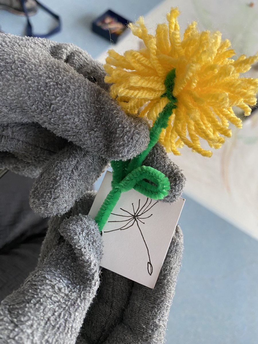 lukebrownco's tweet photo. Gift a #dandelion this Christmas. Share messages of hope. Make someone’s day and let them know your thinking of them.
🌼FREE DANDELION MAKING🌼@OctoberBooks Sat 11 Dec @ 11am 
Suitable for all ages, all details here: https://t.co/qZJ695mqUO Sign up, limited spaces available ✨ https://t.co/ccxMNnbwXr