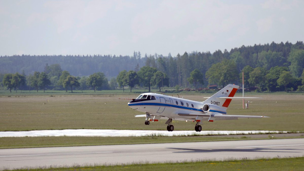 DLR_en's tweet photo. Collaborative research 🔎✈️ like this offers a promising outlook for environment-friendly civil aviation.📖Read more about #ECLIF3 and its predecessors on our website: https://t.co/RT9GNGgvFb #FlyDay https://t.co/AB5fhHKXfM