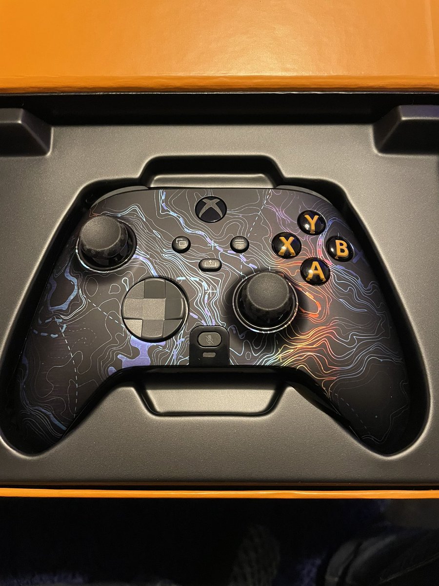 GhostDropping's tweet photo. Very excited my new #scuff controller has arrived! Just in time for the new #WarzonePacific map out! #gaming #streamers #streamer #StreamerNetwork https://t.co/MS7uG2clJR